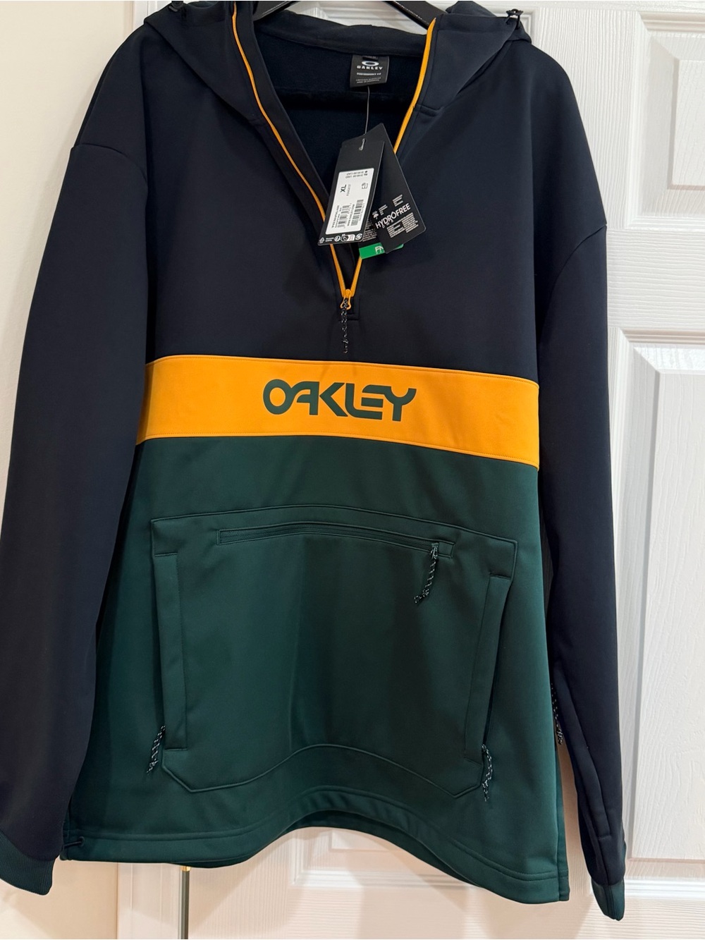 Oakley Men’s Black, Gold & Green Zip Pullover Hoodie